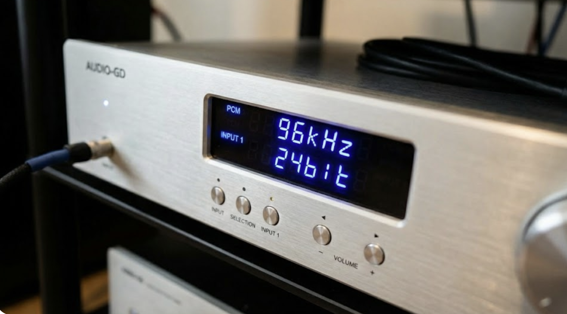 DAC displaying 96kHz 24bit - proof of bit-perfect playback